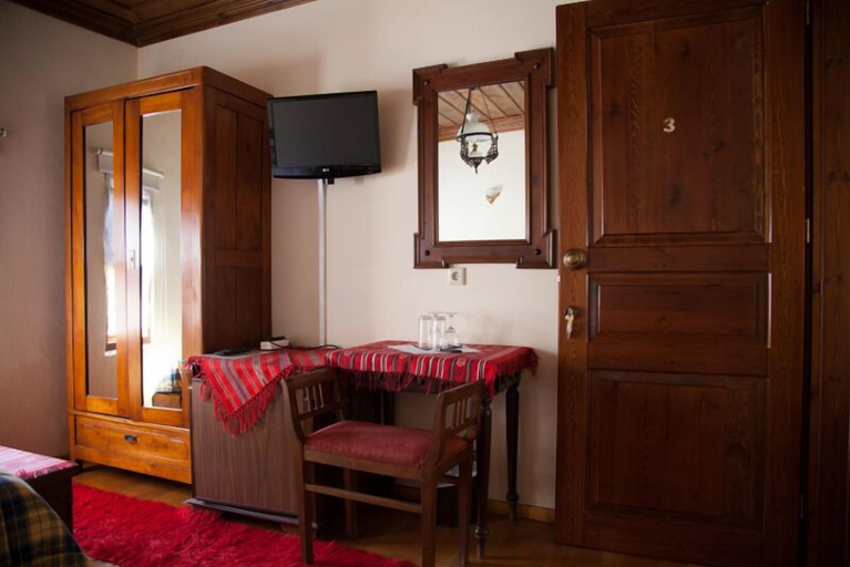 Bedroom 2, Hagiati Traditional Hotel, Central Macedonia