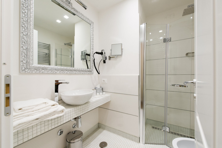 Bathroom 3, Domus Spagna Frattina Prestige Suite, Roma