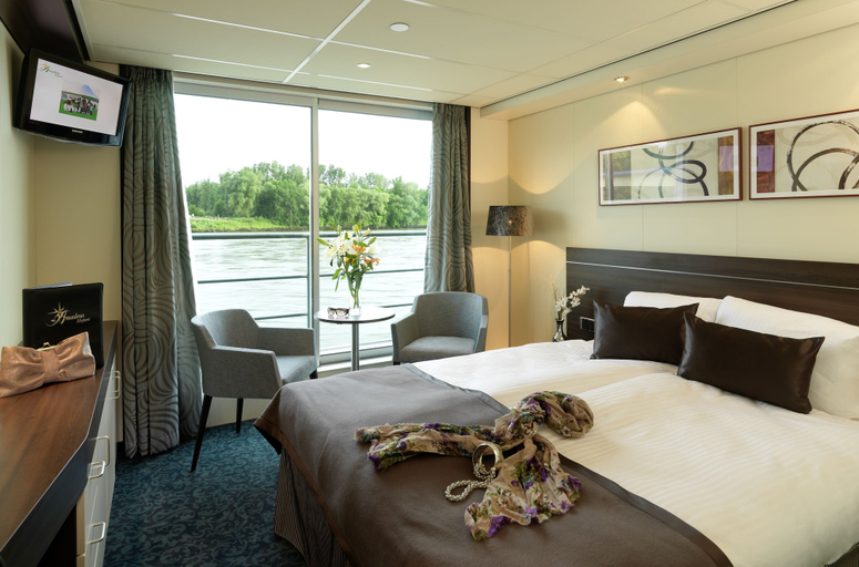 Others 2, Crossgates Hotelship AltstadtNord - Köln, Köln