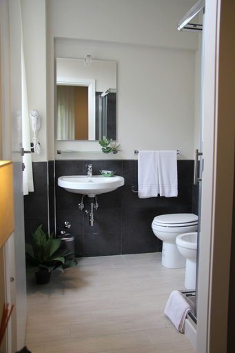 Bathroom 4, Hotel Zara Milano, Milano