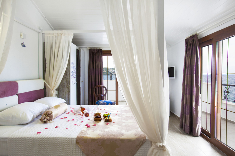 Bedroom 5, Uzum Iskelesi Butik Otel, Karaburun