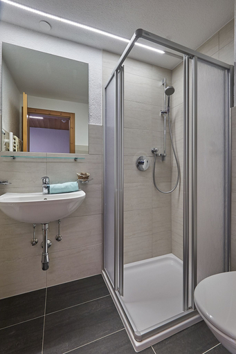 Bathroom 3, Hotel Garni Schönblick, Imst