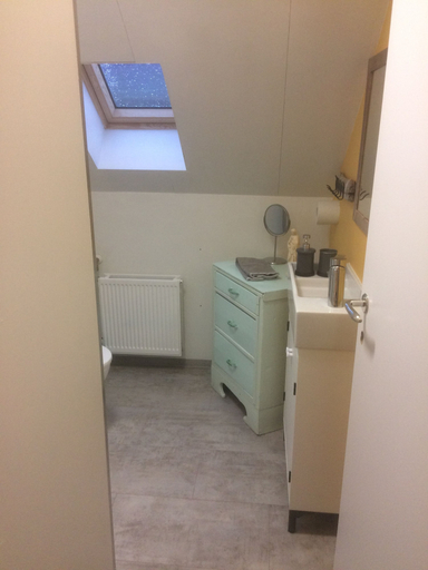 Bathroom 3, Brúnir, Eyjafjarðarsveit