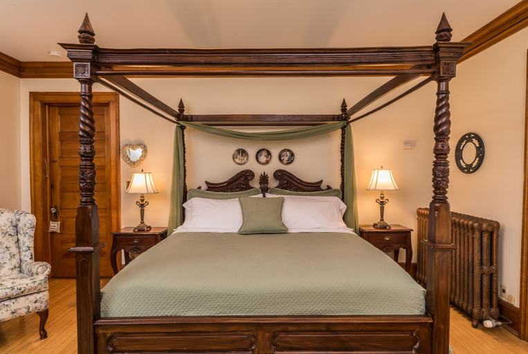 Bedroom 2, Honeybee Inn Bed & Breakfast, Dodge