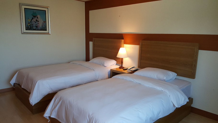 Bedroom 3, Diamond Hotel, Jeju