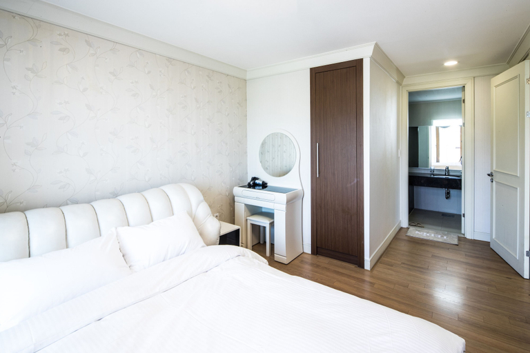Bedroom 4, Sono Belle Cheonan, Cheonan