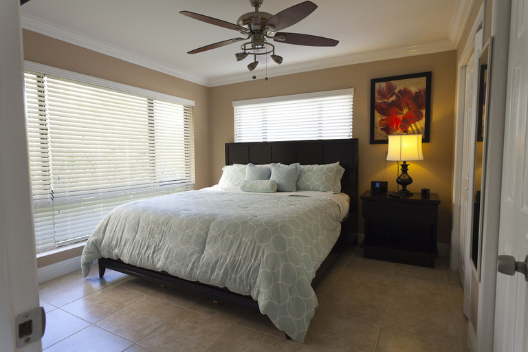 Bedroom 4, Granada Inn, Broward