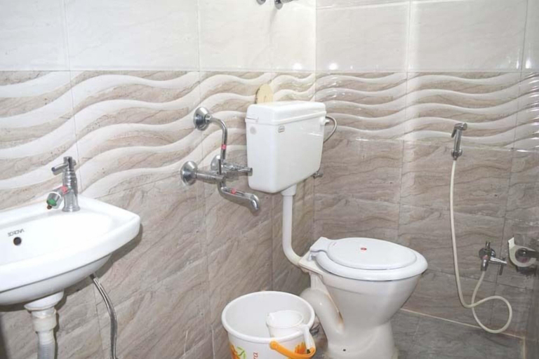 Bathroom 4, Hotel Apex Executive, Mumbai Suburban