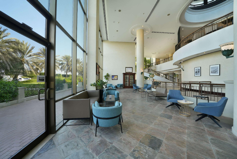Exterior & Views 21
