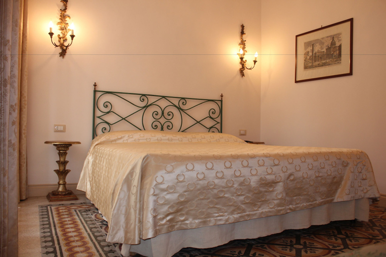 Bedroom 3, Rome Charming Suites, Rome