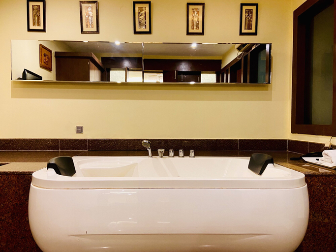 Bathroom, Hotel KRC Palace, Sonitpur