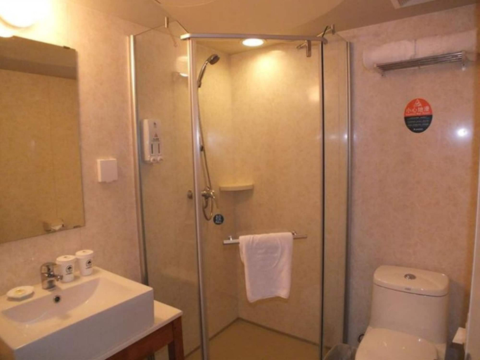 Bathroom 4, GreenTree Inn Xuzhou High Speed Railway Station Express Hotel, Xuzhou