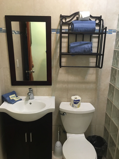 Bathroom 3, Mamacita's Guest House