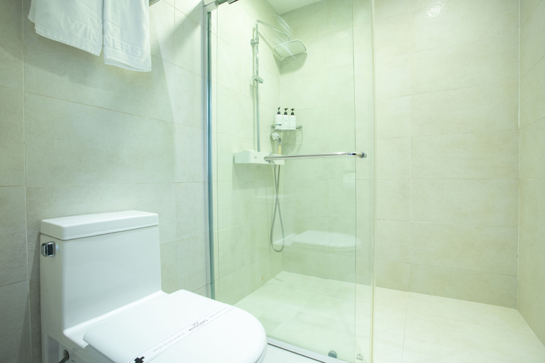 Bathroom 4, Winners Hotel, Gangneung