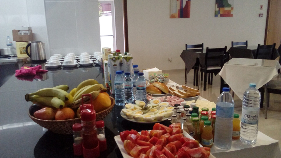 Food & Drinks 5, Tires Guest House, Cascais
