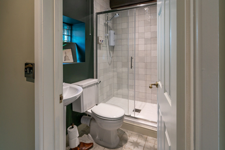 Bathroom 3, Ring O Bells, Bath and North East Somerset