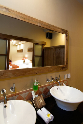 Bathroom 4, Ajanta Villas, Denpasar