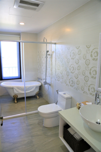 Bathroom 3, LaFika, Yilan