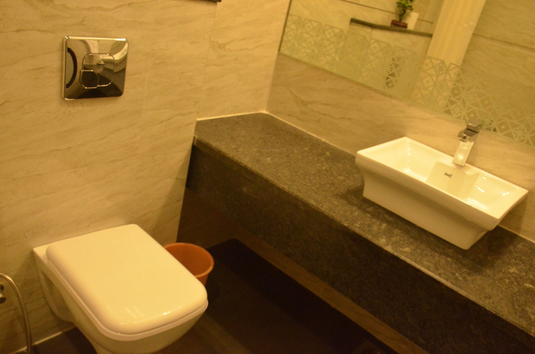 Bathroom 4, Hotel Palm Galaxy, Firozabad