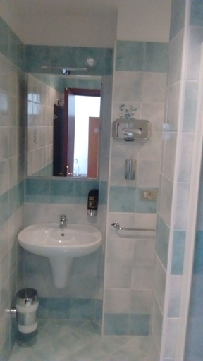 Bathroom 4, Hotel Silvana Garnì, Brescia