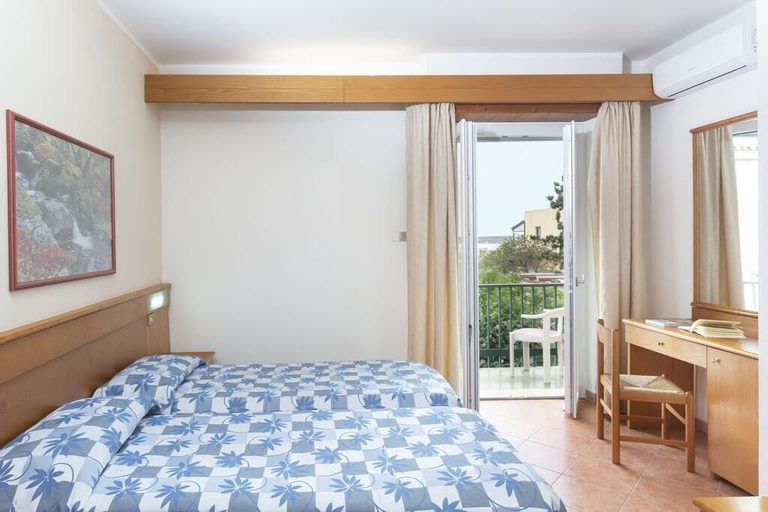 Bedroom 4, Hotel Al Gabbiano, Oristano