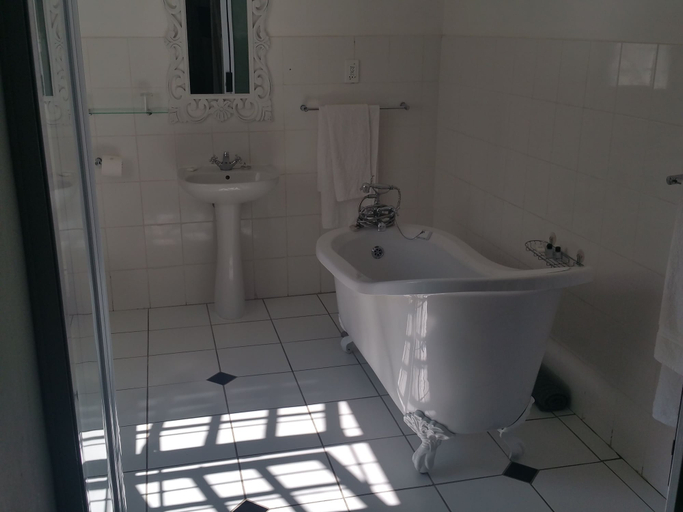Bathroom 4, Ryneveld Country Lodge, Cape Winelands