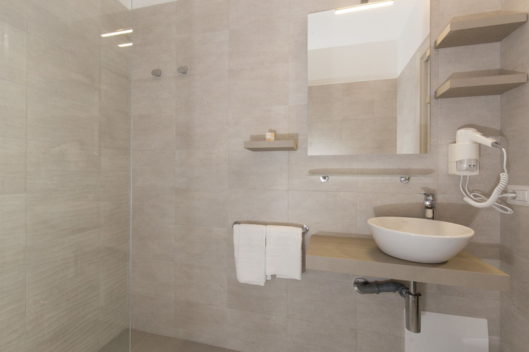 Bathroom 4, Hotel Ispinigoli, Nuoro