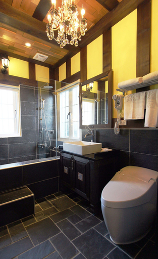 Bathroom 3, Tudor Dynasty, Hualien