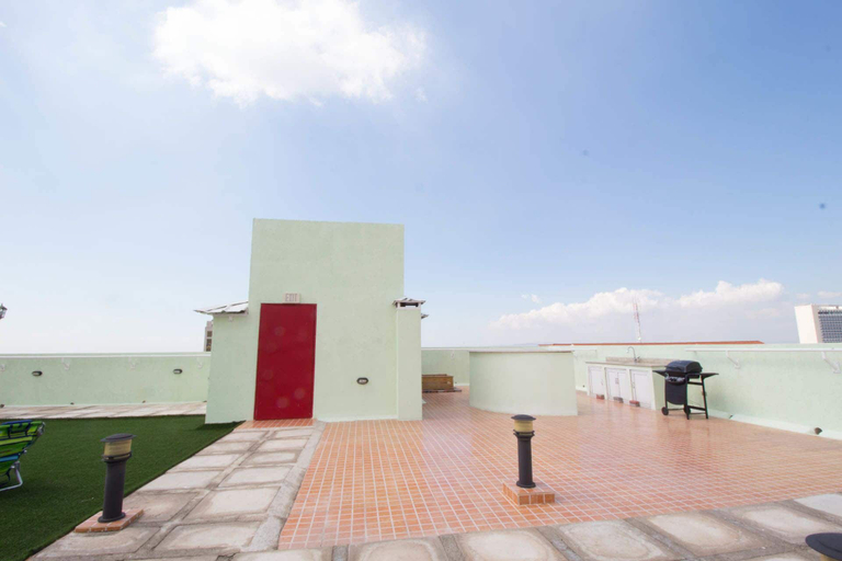 Exterior & Views 2, The Bailey's New Kingston Suites