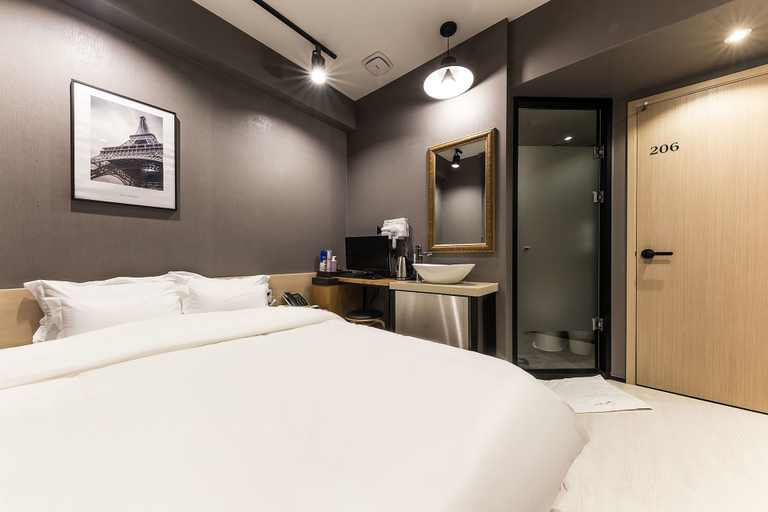 Bedroom 3, Raha, Dong-daemun