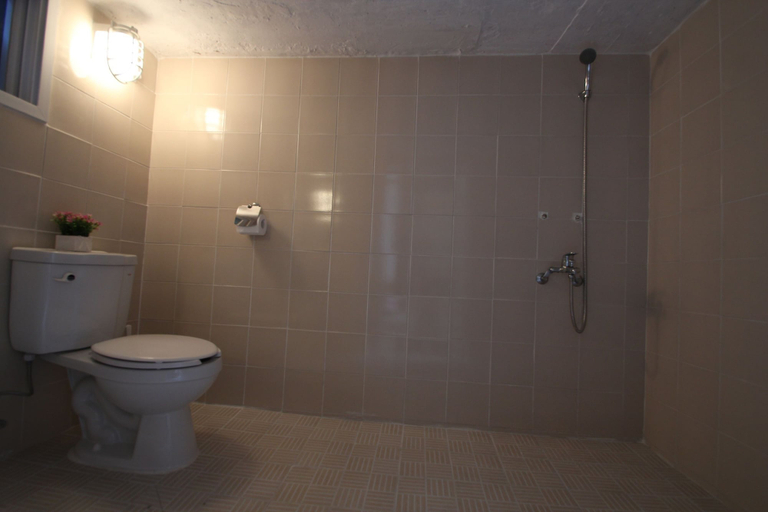 Bathroom 3, iCOS Guesthouse 1 for Female - Hostel, Mapo