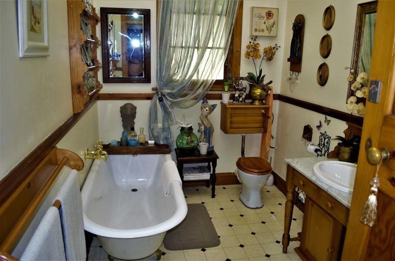 Bathroom 4, 79 On Ridge BNB, Umgungundlovu