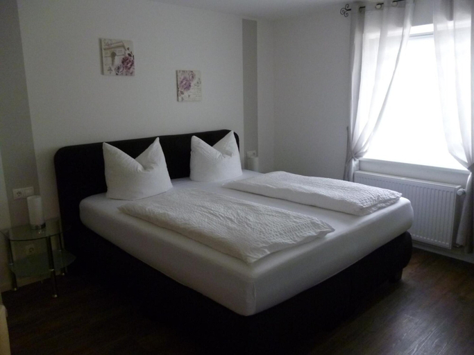 Bedroom 5, Hotel Garni Reis, Cochem-Zell