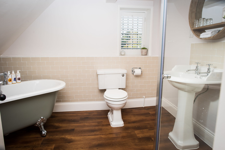 Bathroom 3, The Fox, Hampshire