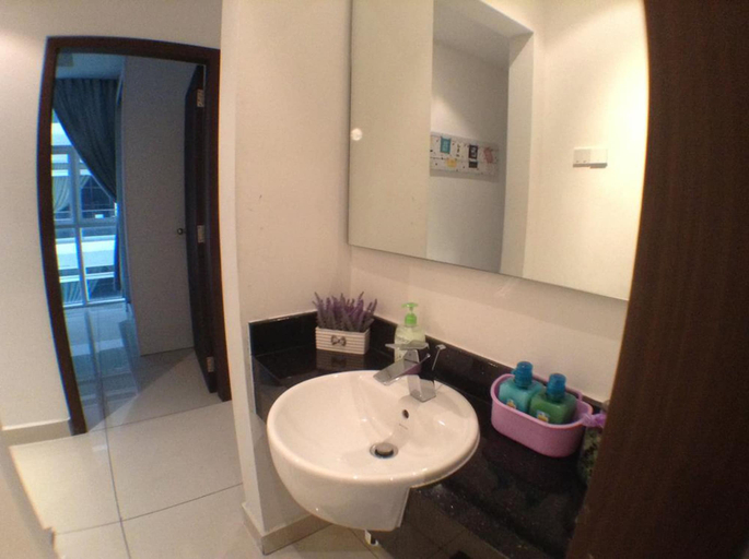 Bathroom, HomeStay in Johor - KSL SeaView, Johor Bahru