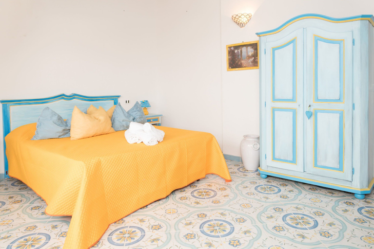Bedroom 5, Villa Neptunus, Napoli