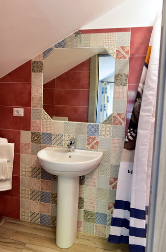 Bathroom 4, Agriturismo Un Mare di Fiori, Imperia