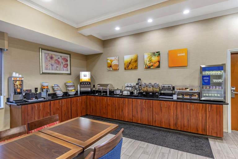 Food & Drinks 5, Comfort Inn & Suites Orangeburg, Orangeburg