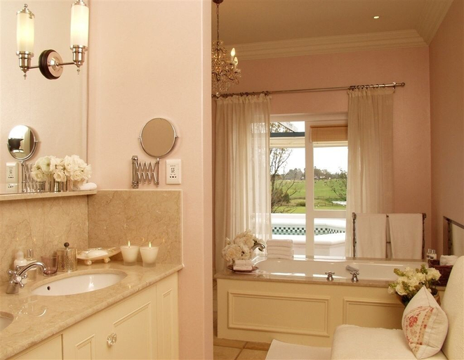 Bathroom 4, Kurland Hotel, Eden