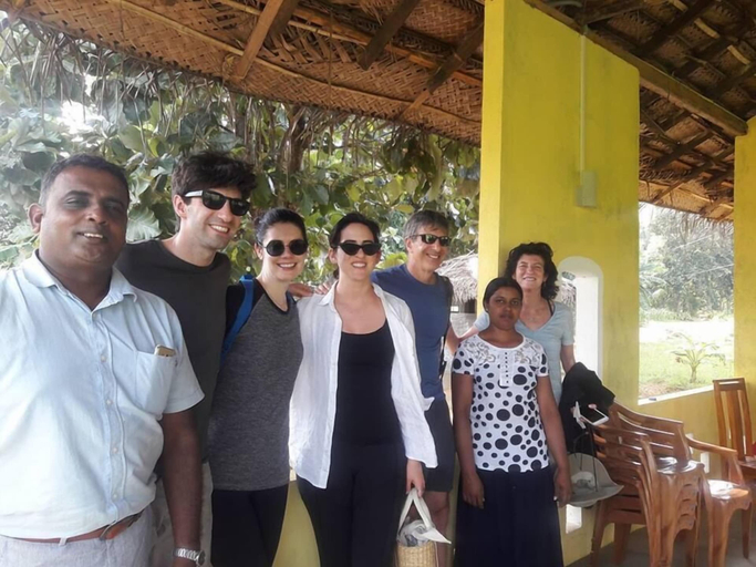 Food & Drinks 4, Lake Bliss, Dambulla