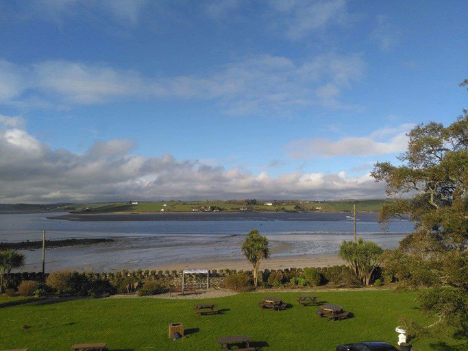 Others 5, Courtmacsherry hotel