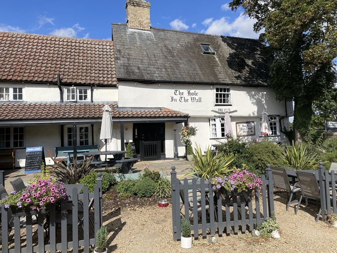 Exterior & Views 2, The Hole In The Wall, Cambridgeshire