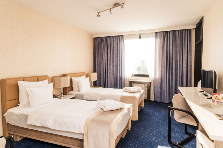 Bedroom 3, Hotel Holiday, Sarajevo