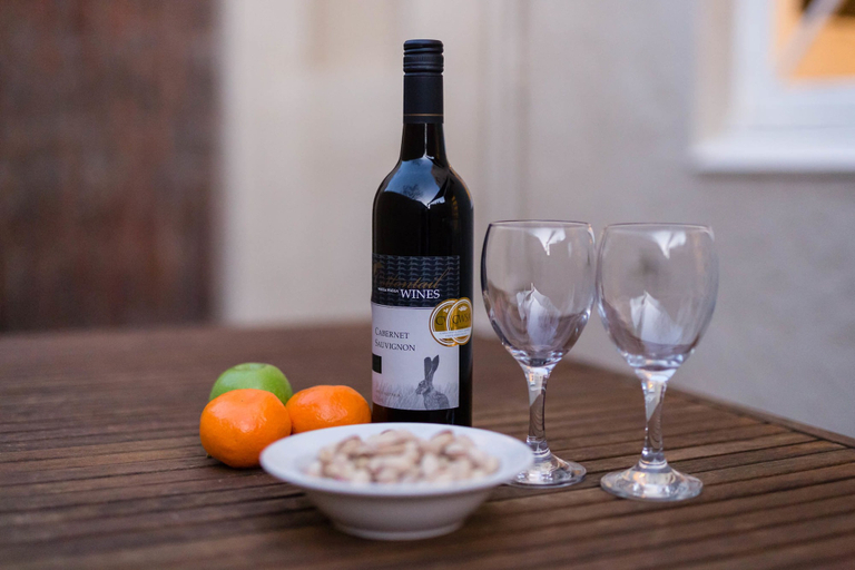 Food & Drinks, Globe Apartments, Wagga Wagga - Pt A