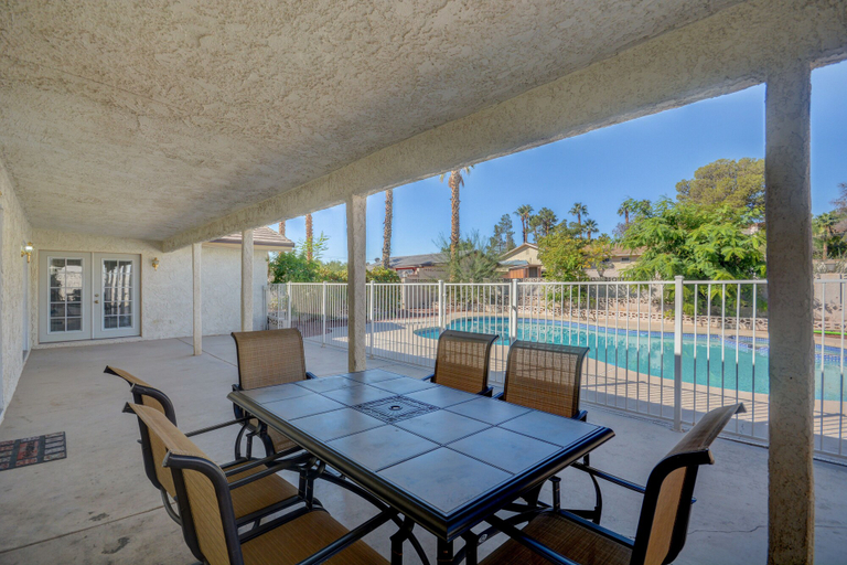 Others 5, Luxurious 4BR House with Large Pool Near Strip, Clark