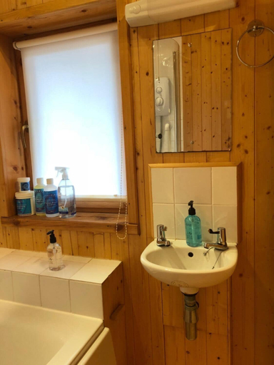Bathroom, Astoria, Kent