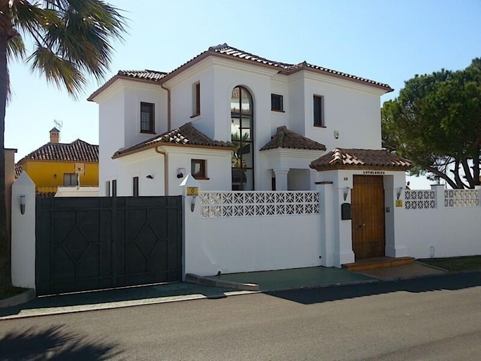 Exterior & Views 2, Large Beach Side Villa Near Marbella, Málaga