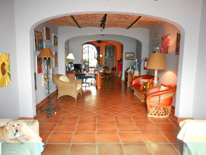 Others 4, Lolitas Inn, Chapala