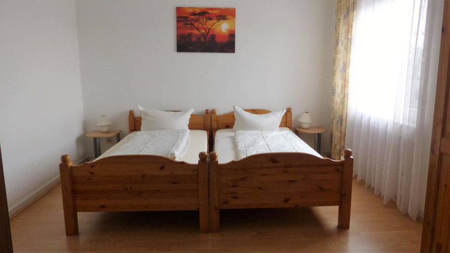 Bedroom 3, Hotel-Restaurant Dümptener Hof, Mülheim an der Ruhr