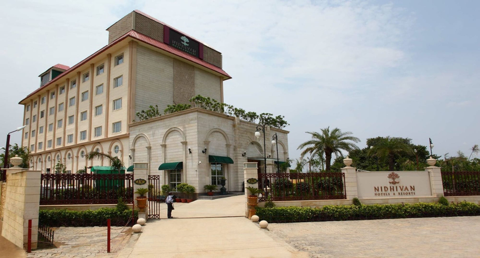 Exterior & Views 2, Nidhivan Sarovar Portico Vrindavan, Mathura